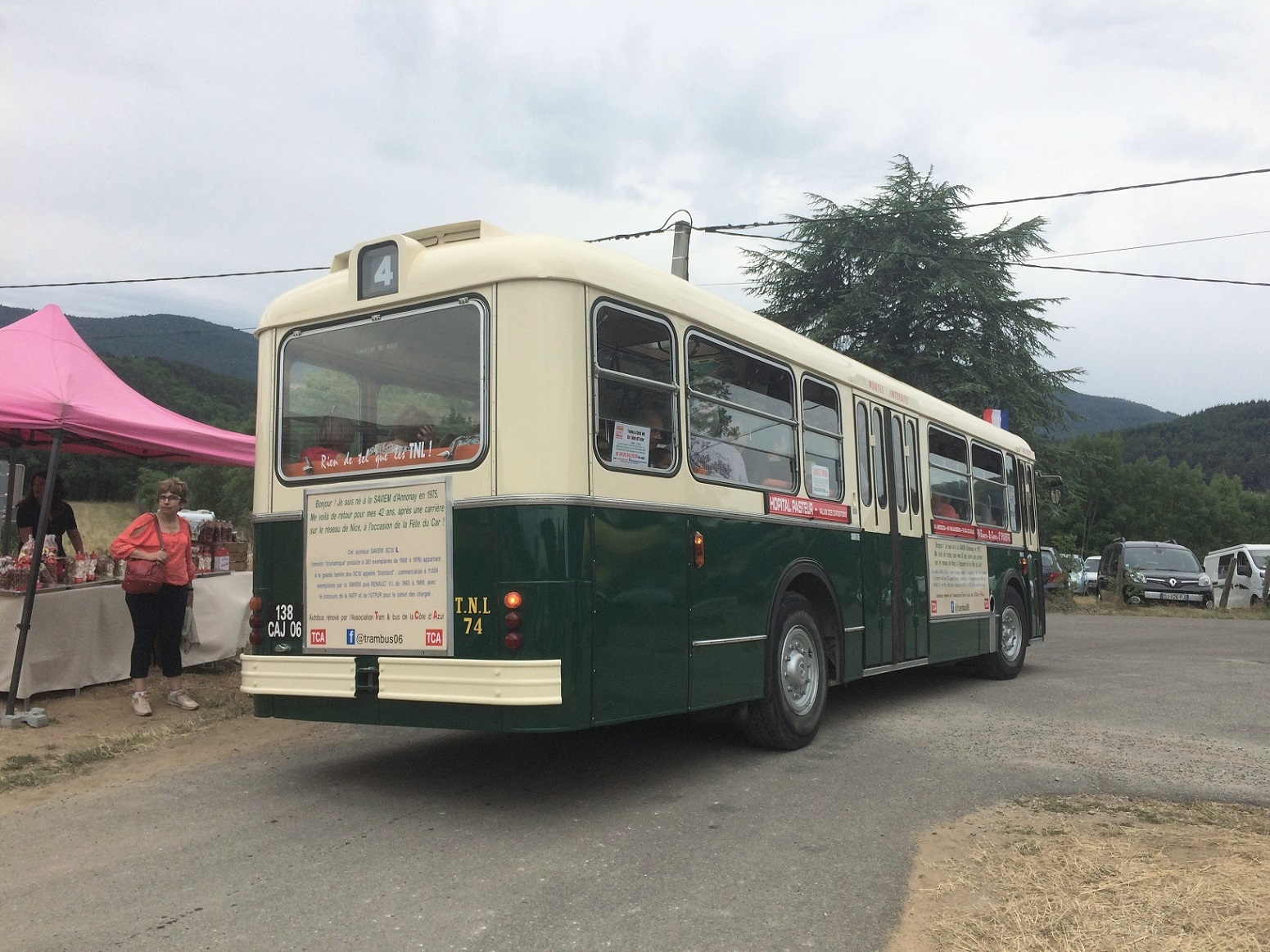 7eme Fete du Car de Vanosc navette entre les 2 muses faite par 74 des TCA 09 07 2017 F. Giana