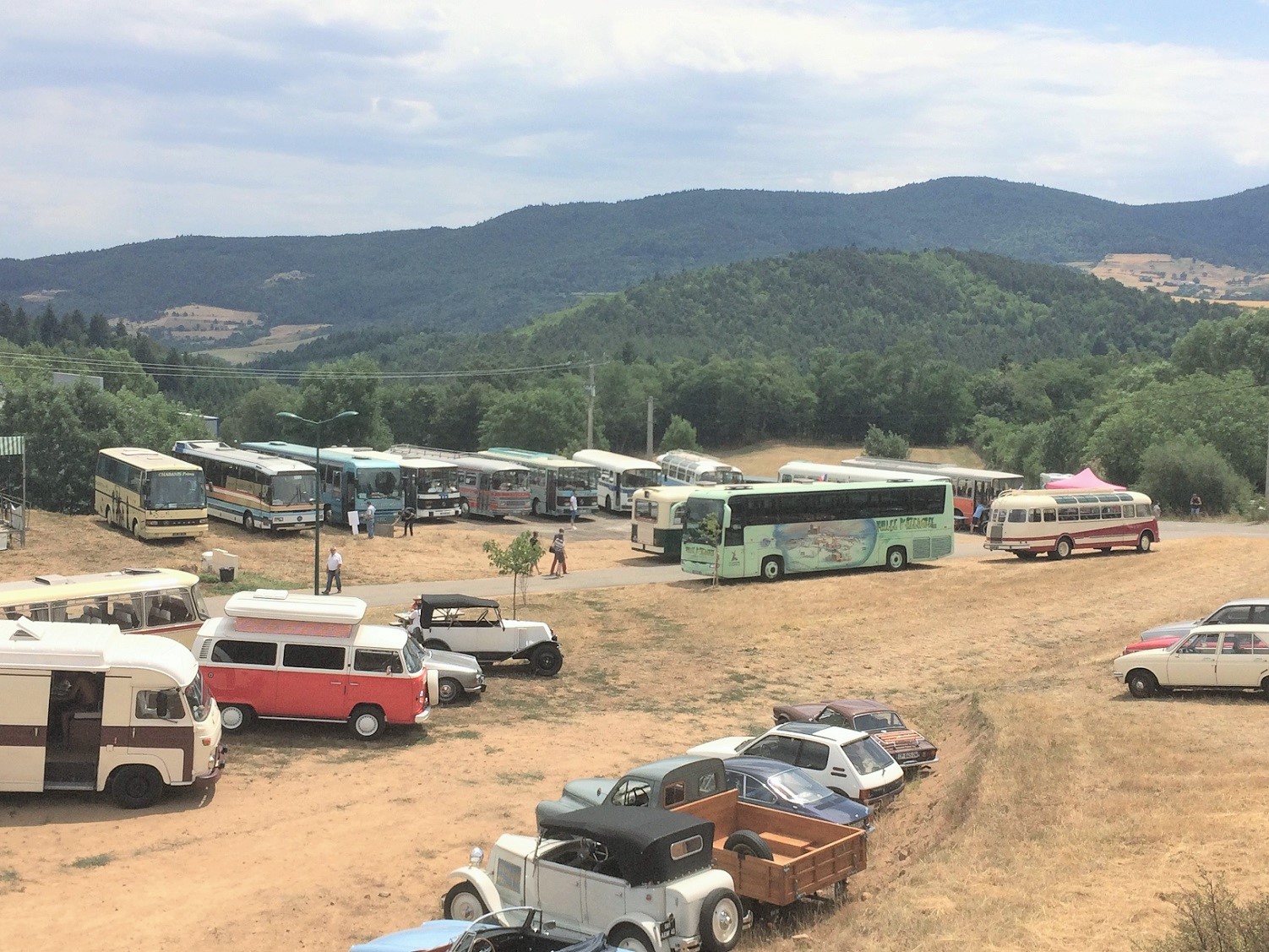 7eme Fete du Car de Vanosc vue gnrale cars2c bus vh anciens 09 07 2017 F. Giana