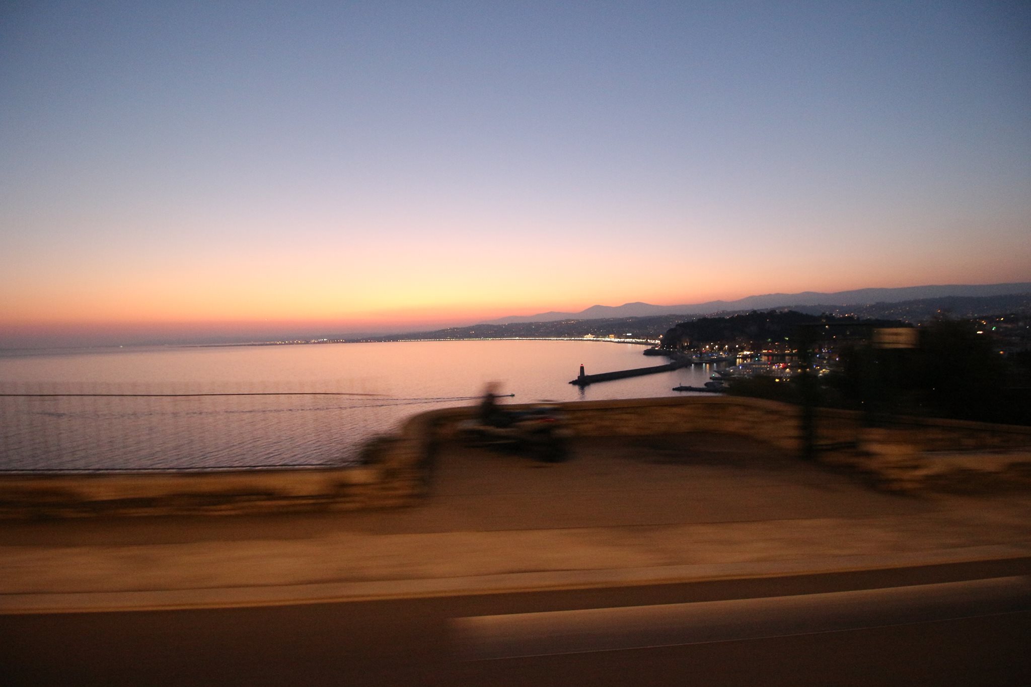 AG TCA 2017 coucher de soleil sur la Baie des Anges et le port de Nice Loic Beraud