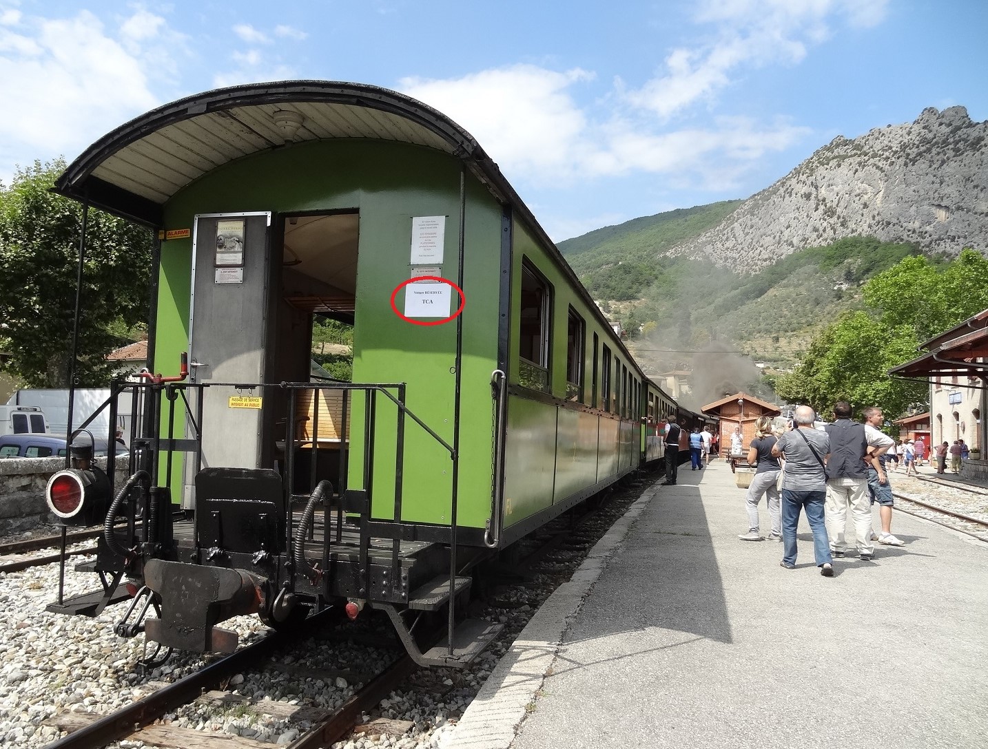 sortie TCA Train des Pignes 30 07 2017 notre wagon rserv TCA Entrevaux 11 H 30 F. Giana