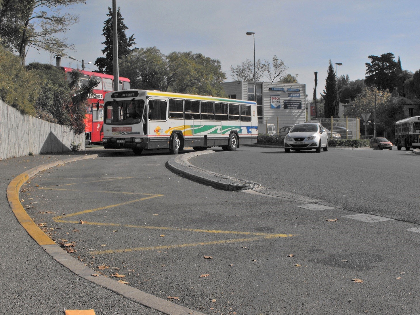 sortie Grotte St Cezaire 2017 rencontre avec un bus tage transform en pizzeria ront point des thermes Peymeinade G. Bernaud