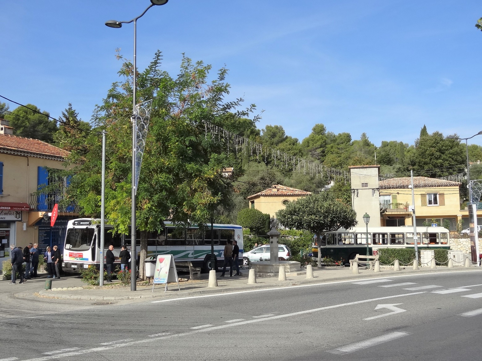 sortie Grotte St Cezaire 2017 halte Roquefort les Pins quartier du Colombier F. Giana