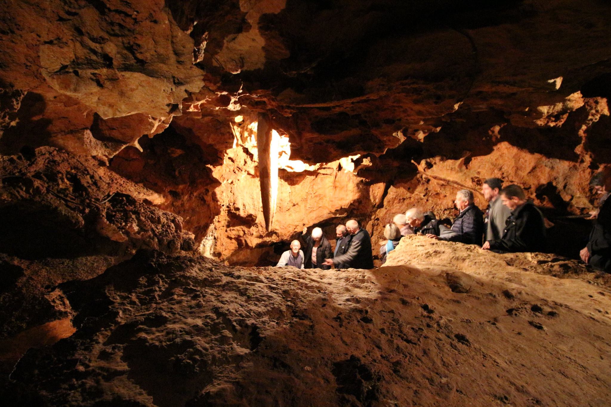 sortie Grotte St Cezaire 2017 notre groupe 40 m sous terre Loic Beraud